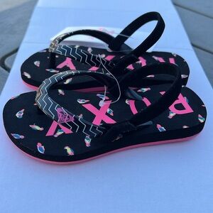 NWT Girls Roxy flip-flops with heel strap size 7
